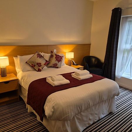 The Hedges Hotel Stranocum Экстерьер фото