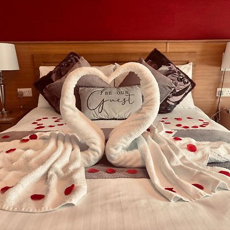 The Hedges Hotel Stranocum Экстерьер фото
