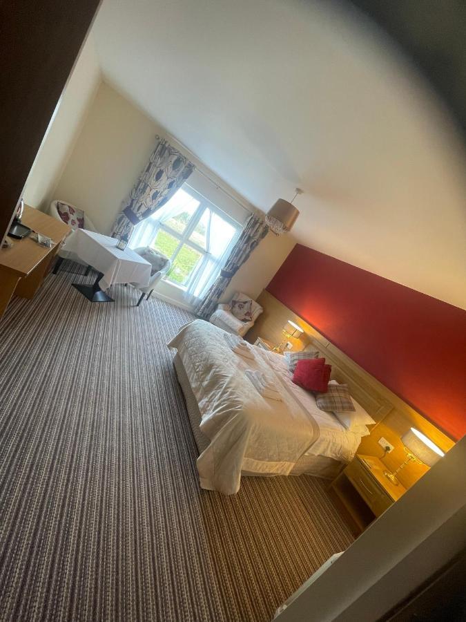 The Hedges Hotel Stranocum Экстерьер фото