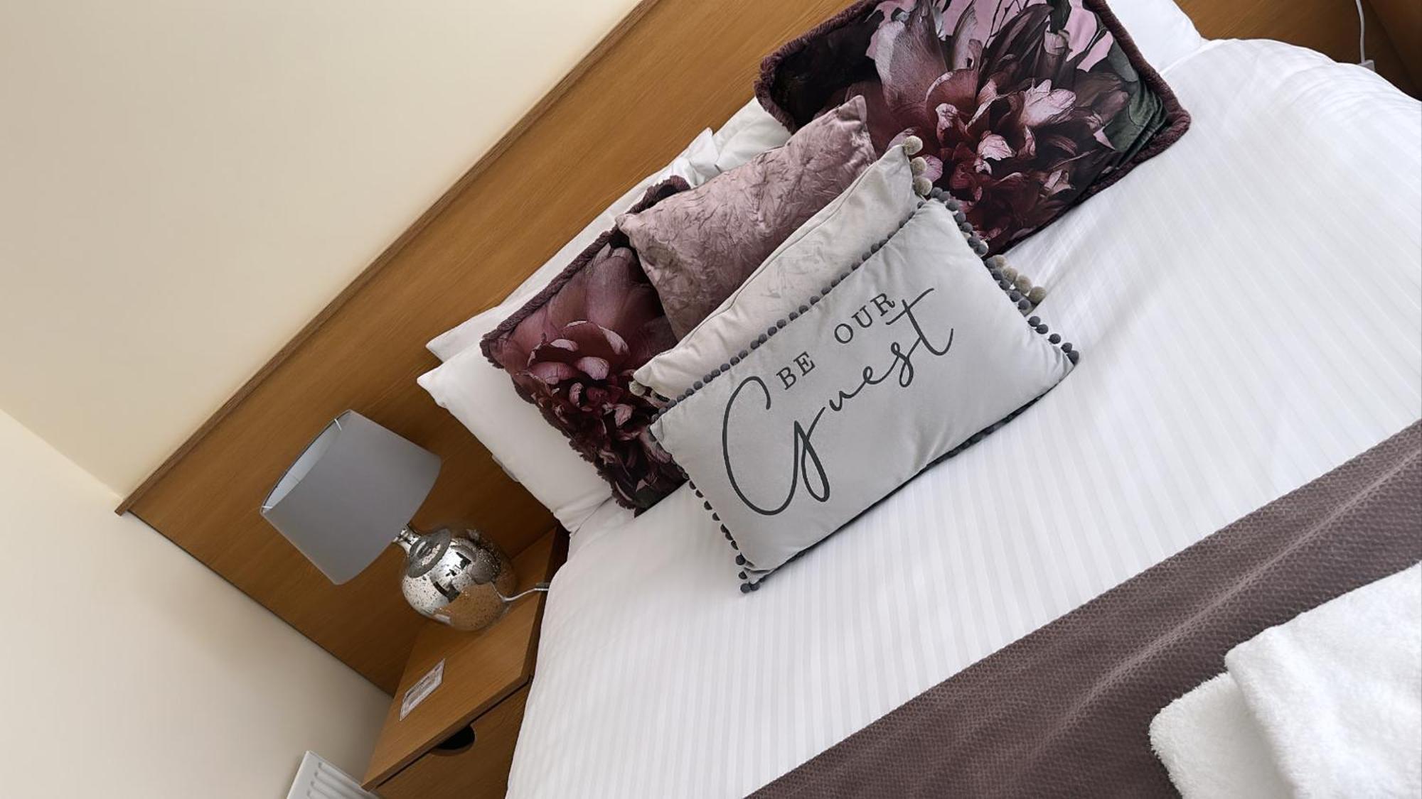 The Hedges Hotel Stranocum Экстерьер фото