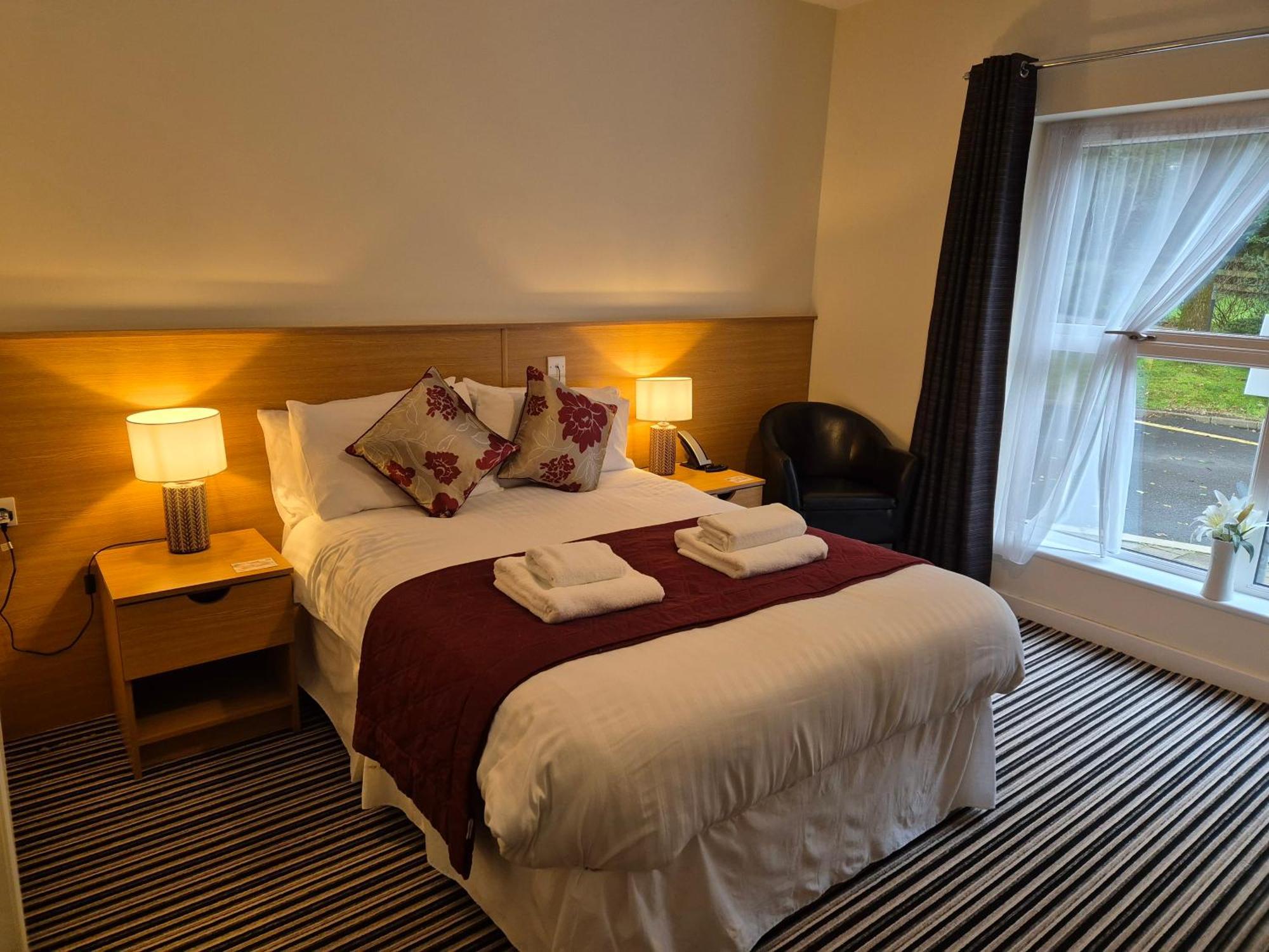 The Hedges Hotel Stranocum Экстерьер фото